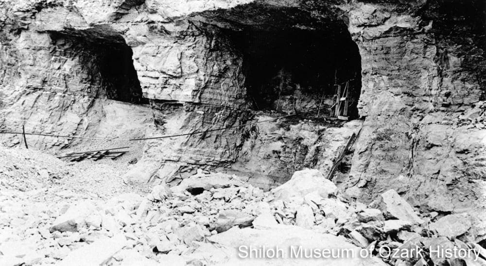 A lime mine in Johnson (Washington County, Arkansas), about 1908.