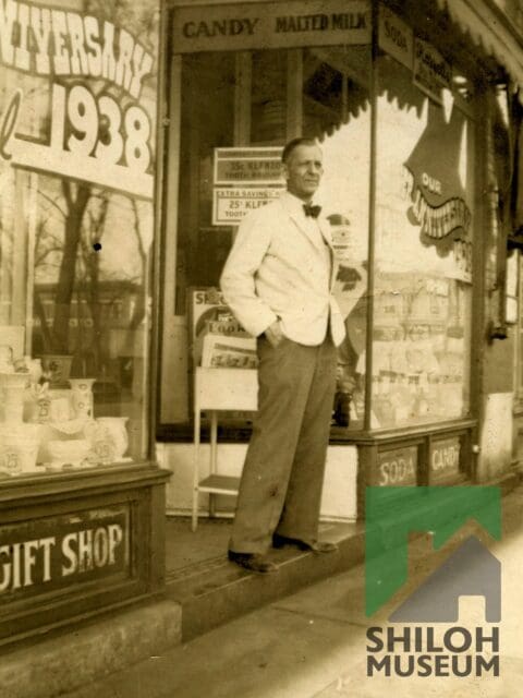 🎃 Happy Halloween and happy 📷 #PhotoIDFriday. This is no trick, but it would be a treat to identify this confident looking man standing in this store’s entrance. There’s so much we don’t know, like the store, which apparently celebrated its silver anniversary in 1938 (when we believe the photo was taken), and its location. Could this be Springdale, and could this be Walter Berry? Please help us!
Photo is from the Shiloh Museum’s Berry Braun Family Collection (S-2025-35-17).
#SpringdaleArkansas #ArkansasOzarks #OzarkHistory